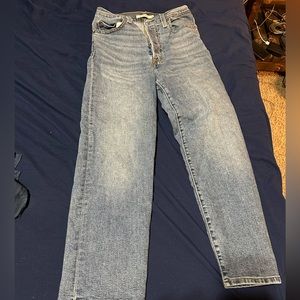 Levis women’s jeans